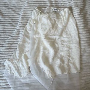 BEAUTIFUL VINTAGE HIGH LOW CREAM SKIRT with RUFFLES